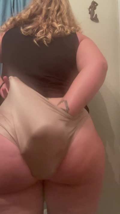 VS fullback wedgie - this ass eats all panty styles 👀