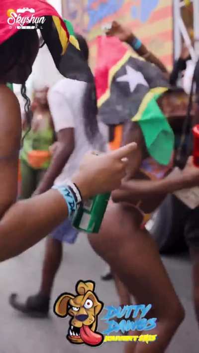 Sint Maarten 🇸🇽 Jouvert & 🇩🇲 Bouyon Vibes (📷:@skyshundigital)