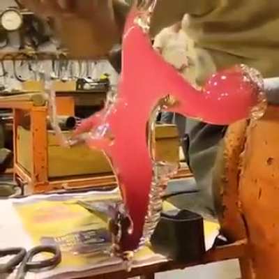 A Murano glass master making the Ferrari logo, what an artist!