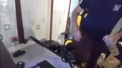 ES VIERNEEEES CHAVALES