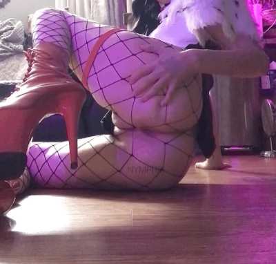 Can I be your goth gf?