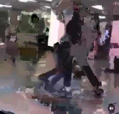 Kevin Hart vs Shaq type shi