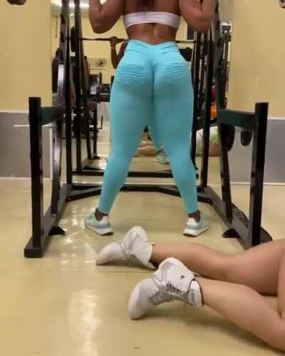 @viviwinkler videobombing @marianaasenra