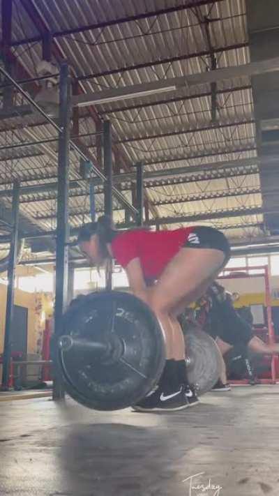 Daniela Reza....empinadita ufff