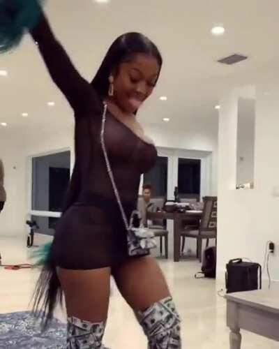 Jayyydaaa can get it ! 😈