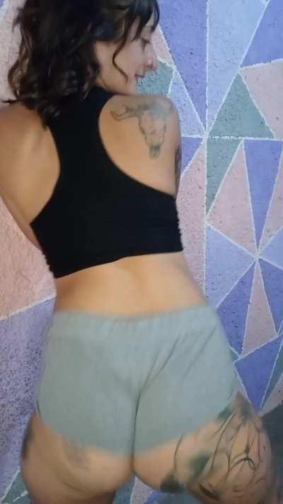 Do you like how my meaty ass moves? 🤯