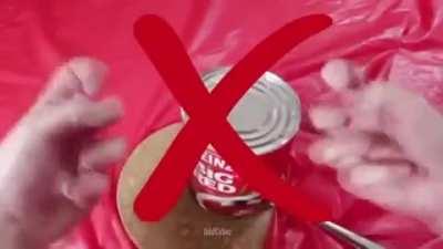 Properly opening a can of tomato sauce