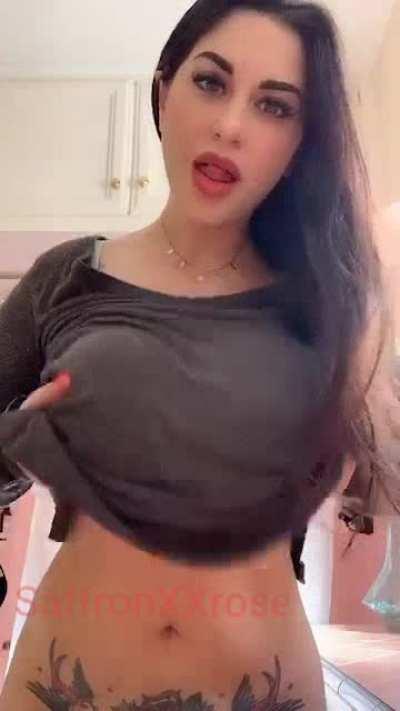 Me and my huge tits just wanted to drop by and wish you a good weekend babe!! (OC)