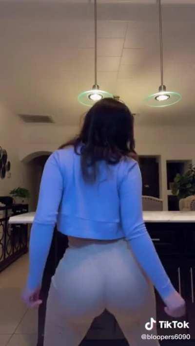 que hermosa y que cuerpo