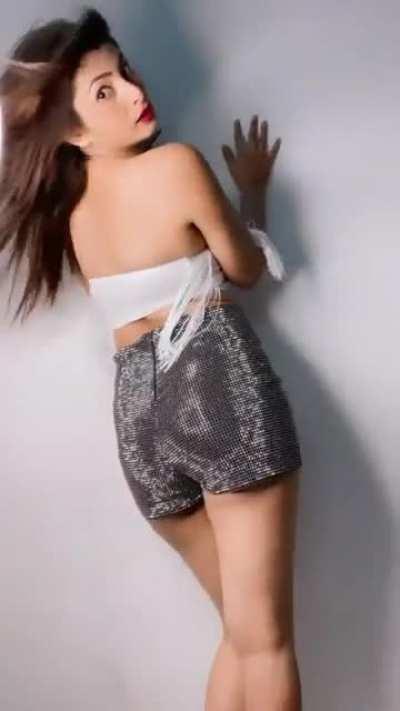 Smayra Ali's milky thighs.