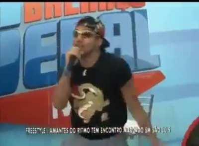 A social do charmes tem sempre aquele pó da felicidad😢