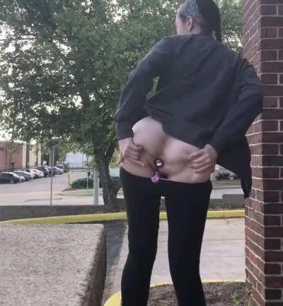 Happy [f]riday to all!