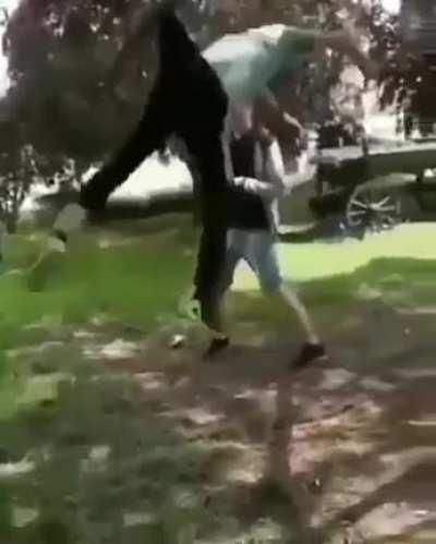 Tentem imaginar o tanto que esse moleque foi zoado.