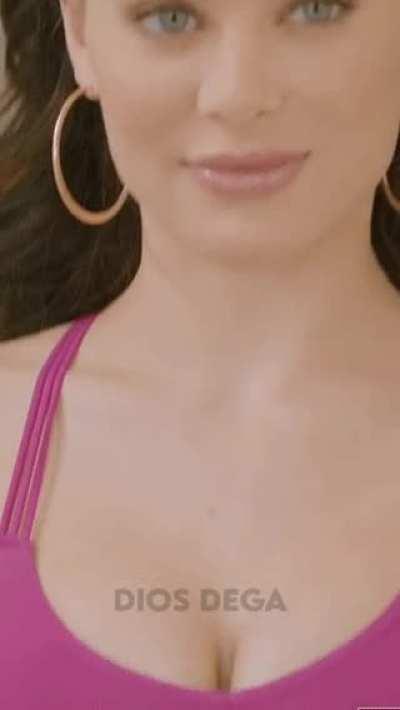 Lana Rhoades has the perfect body