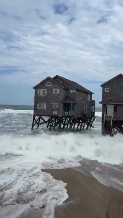 Homes are falling into the ocean in North Carolina's Outer Banks