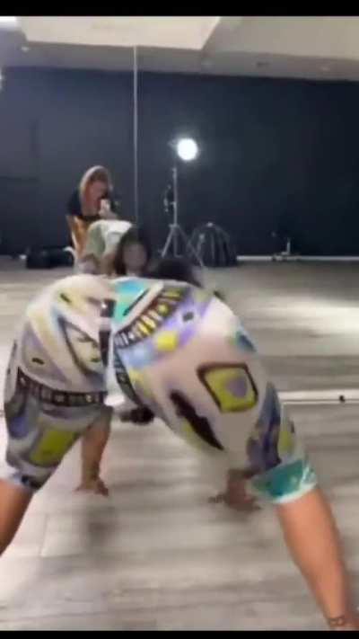 Shenseea Twerk/🍑 Compilation