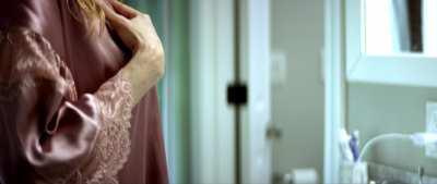 Heather Graham's Quick Nip Flashes