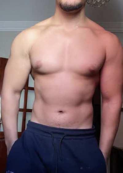 I always wondered if I have good pecs.. ?