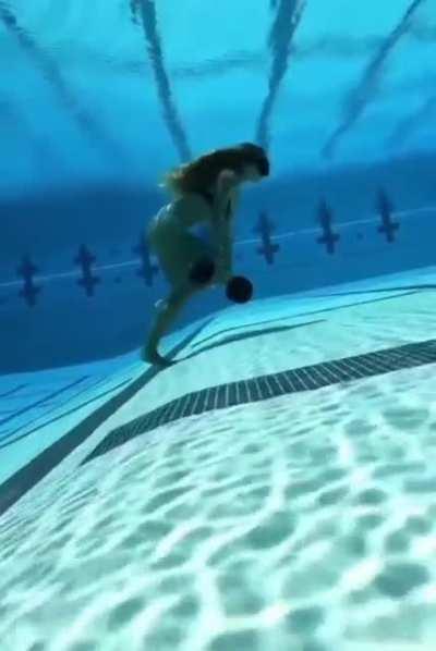 Freediving lesson requires you to walk underwater!