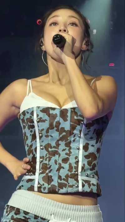 TWICE - Momo & Jihyo