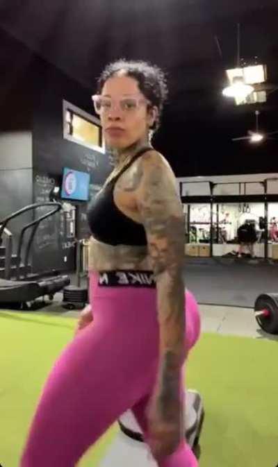 Chemack working dat ass out!