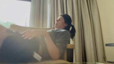 GIF Alexandra Daddario pokies and bounce in YouTube video