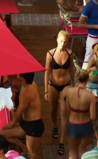 Margot Robbie bending her tight little ass over in a bikini.