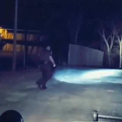 Por favor chamem a polícia