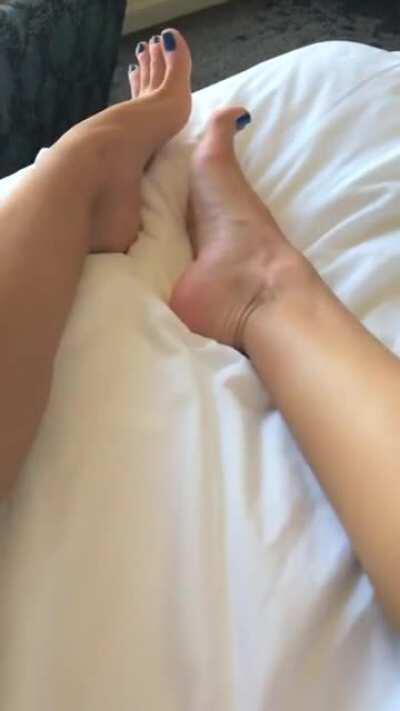 Waking up from a nap with warm buttery feet ... hmmm 😜