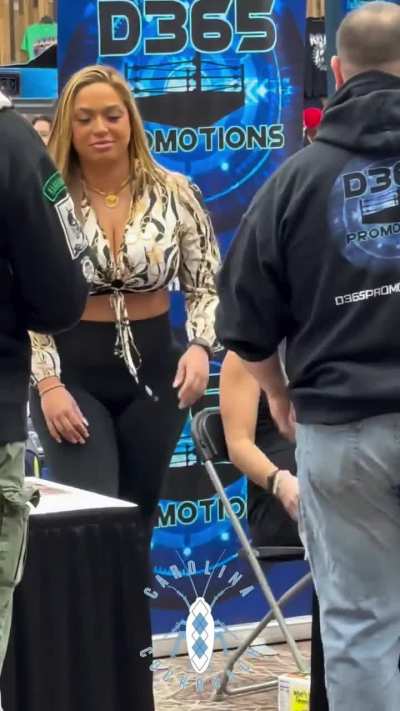 Elektra Lopez in yoga pants remains undefeated.