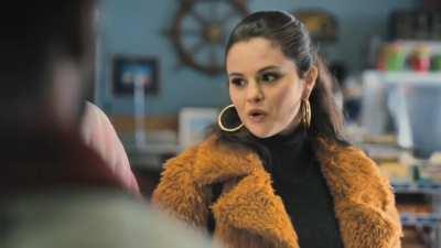 Selena Shopping Scene