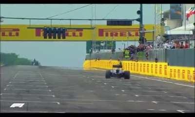 Ricciardo low effort shitpost. Thank you u/chaosarcadeV2 for the idea.