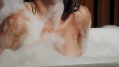 bubble bath babe