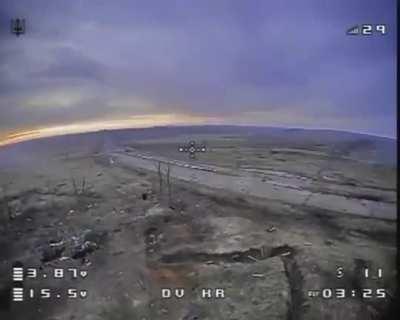 Ukrainian FPV drone scares a Russian soldier by flying low around him