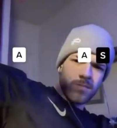 AA 😳👉👈
