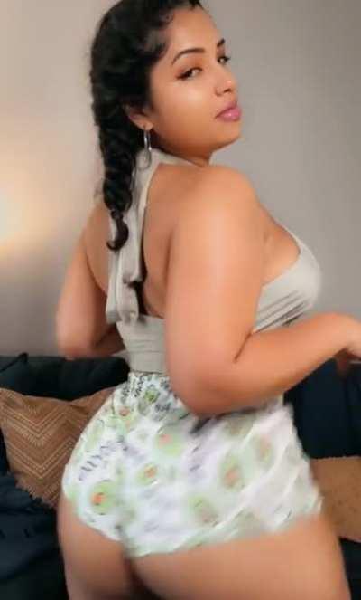 Are you coming over for guac and taco Tuesday tonight? I’ll make sure it's spicy how you like it.