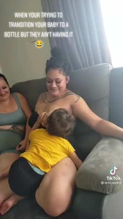 Who's is this mummzy uso's 🤦🏽🤣🤣