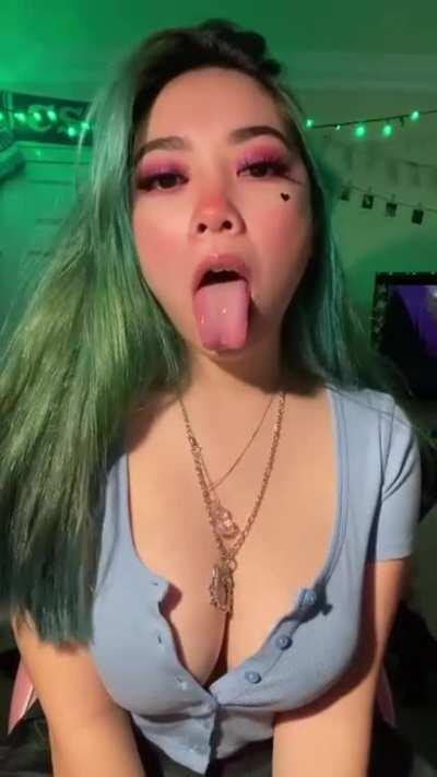 College ahegao slut at your service <3