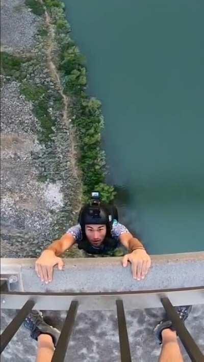 Hanging like that makes it 10x more terrifying