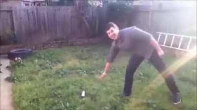 Throwing a knife to a paint can