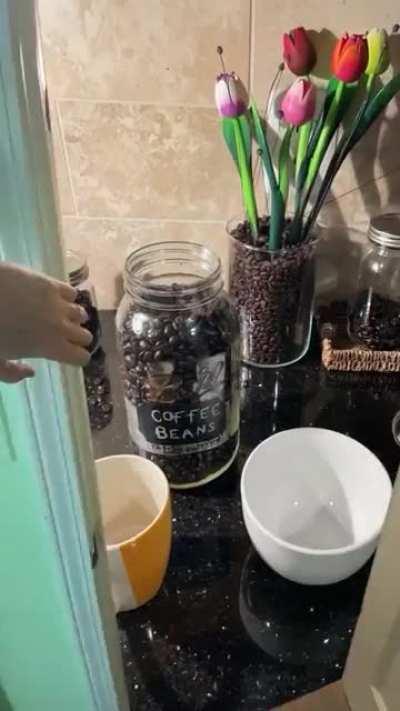 This is giving me Nickelodeon vibes