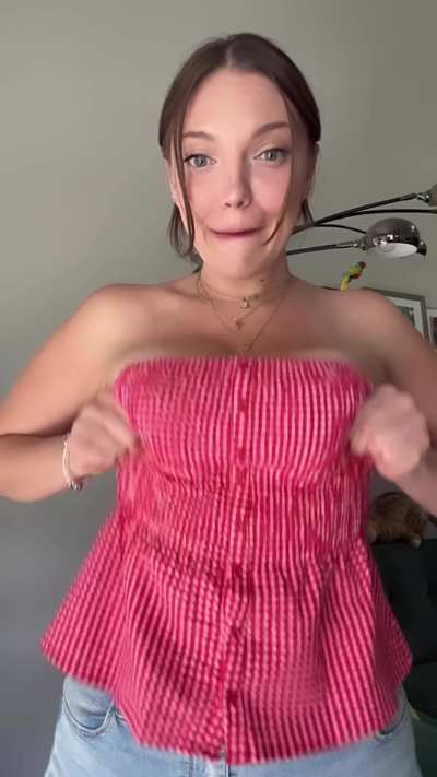 you guys seem to like when I post my tits so here you go <3