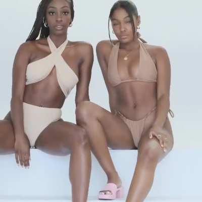 Two stunning models in bikini sets