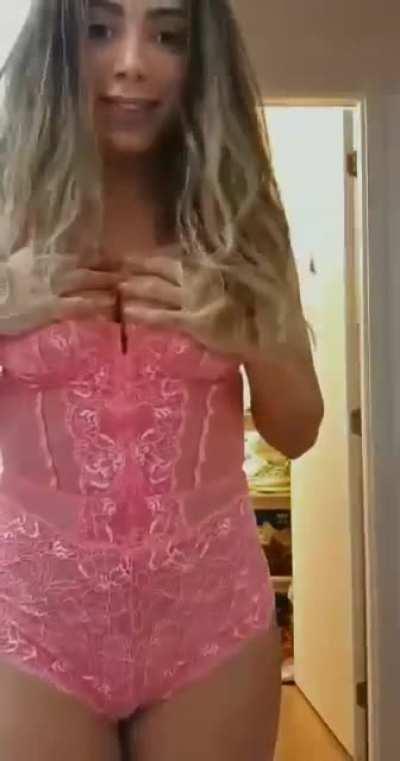 Onlyfans da Mc Mirella e Anitta grátis, deixa um “Eu quero” e o WhatsApp que eu mando