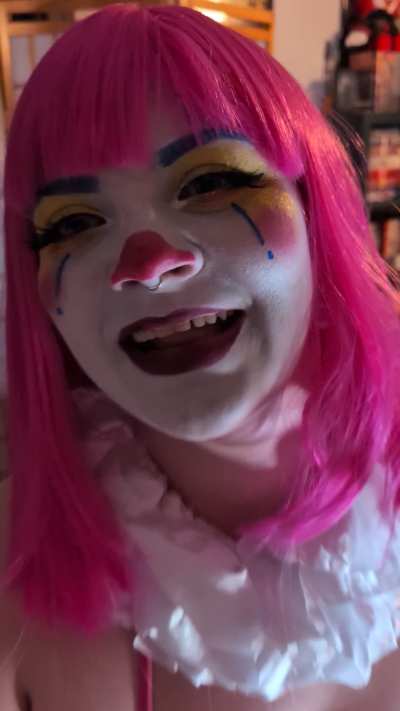 This clown mouth knows how to finish the job.