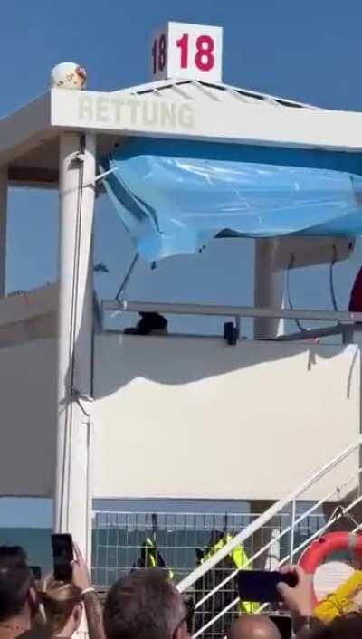 What a niceee landing! 