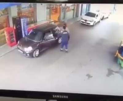 Dog doesn't like Gentleman