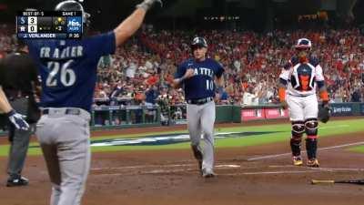 [Highlight] [Highlight] Julio Rodriguez's 2-run double off Justin Verlander makes it 3-0 Mariners in the second inning.