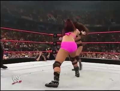 Victoria starts strong against Gail Kim