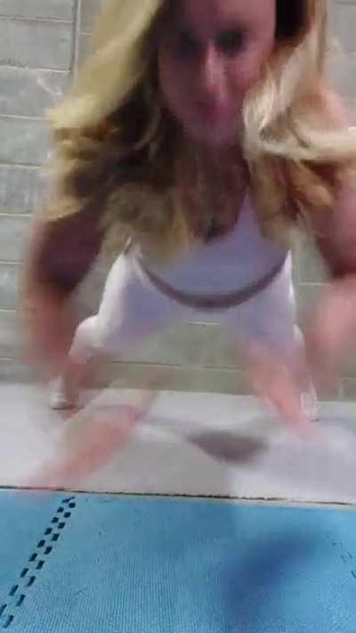 Just messing around with some clap push ups